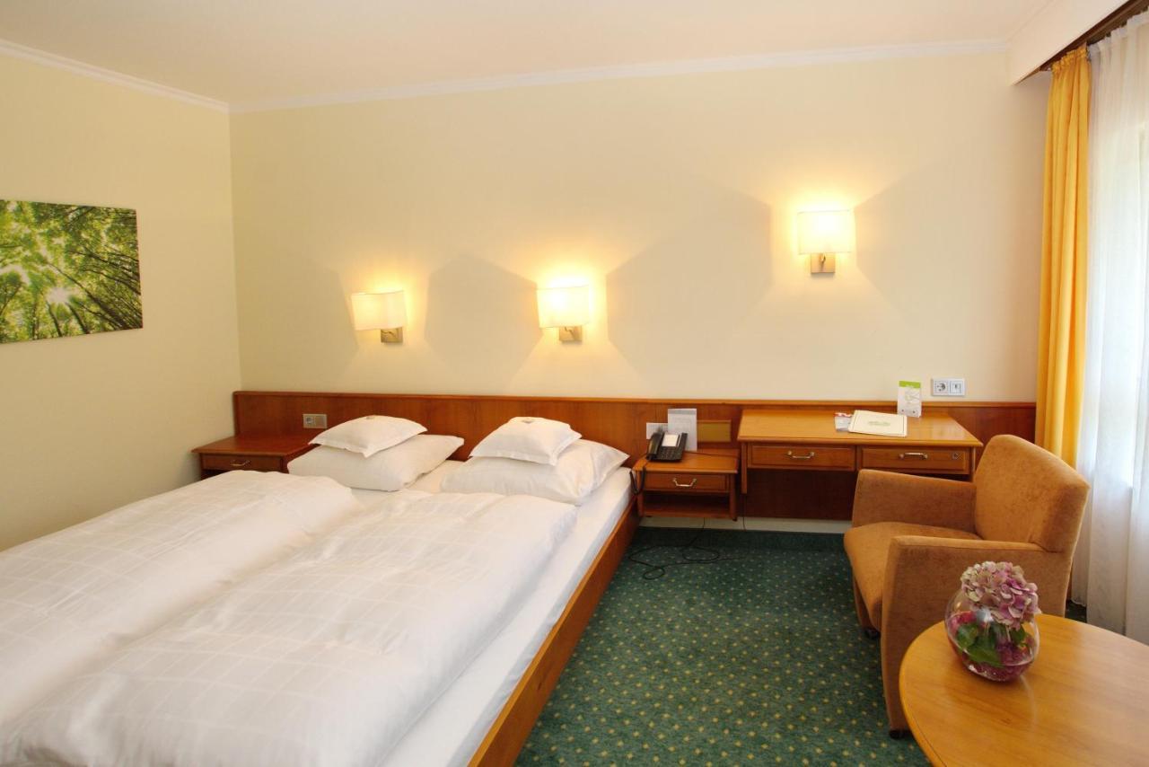 Parkhotel Am Taunus Оберурзель Екстер'єр фото